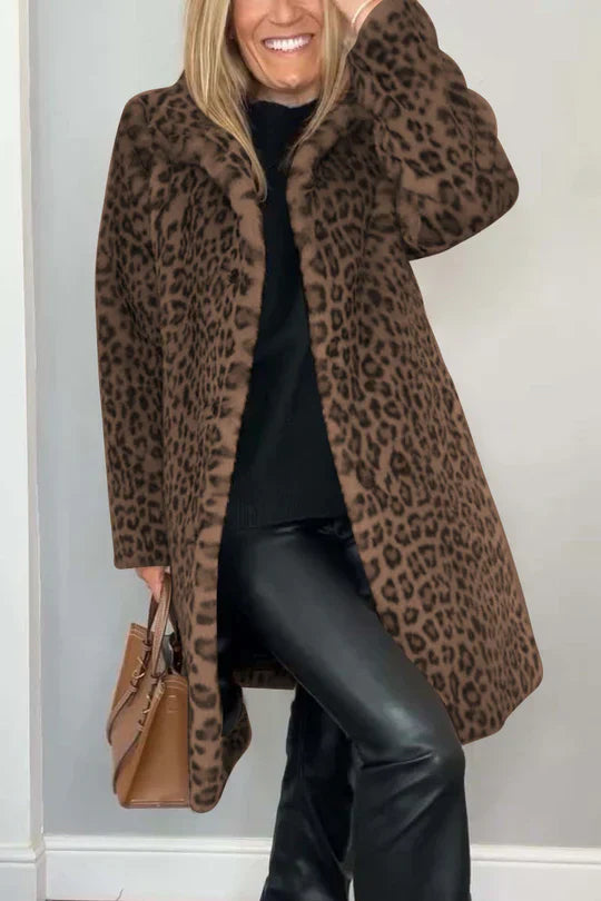 Sage - Klassischer Damen Wintermantel mit Leopardenmuster