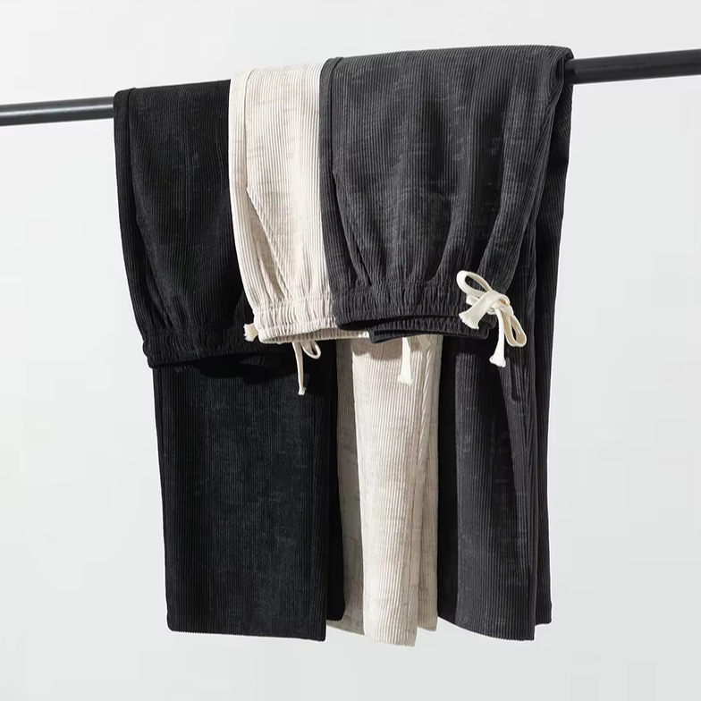 Herren-Cordhose mit weitem Bein und Kordelzug in der Taille