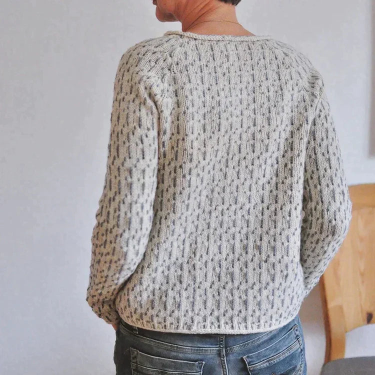Carla - eleganter grauer pullover mit bootsausschnitt