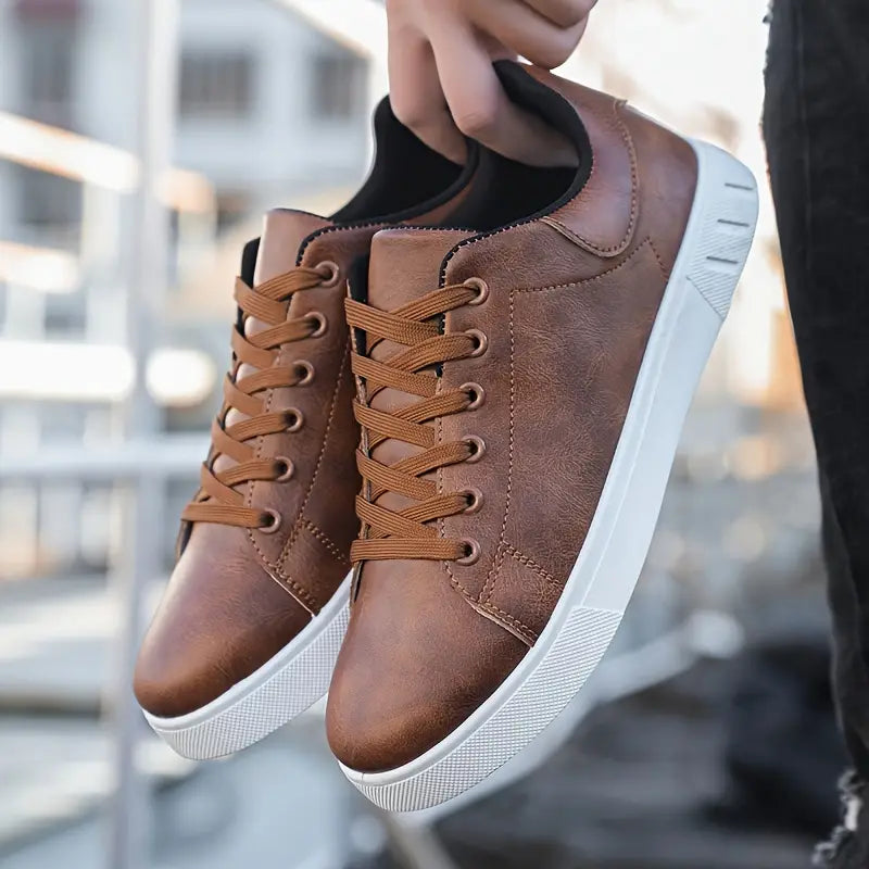 Herren-Sneaker mit niedrigem Schaft und wasserabweisendem, strapazierfähigem Obermaterial