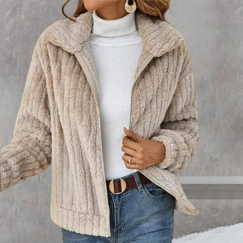 PlushLux™ - Gekürzte Plüsch-Strickjacke mit Aufschlägen
