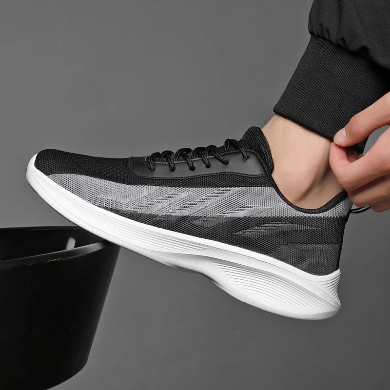 Sportliche Sneakers für Herren mit Mesh-Obermaterial und Gummisohle