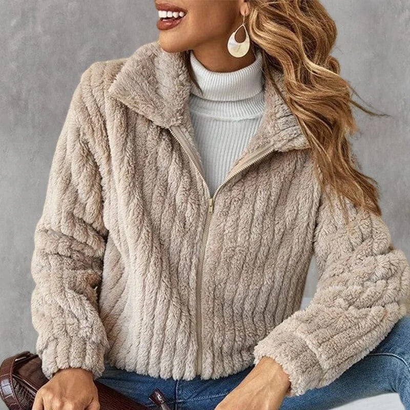 PlushLux™ - Gekürzte Plüsch-Strickjacke mit Aufschlägen