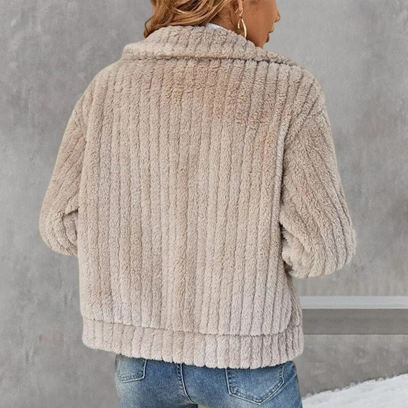 PlushLux™ - Gekürzte Plüsch-Strickjacke mit Aufschlägen