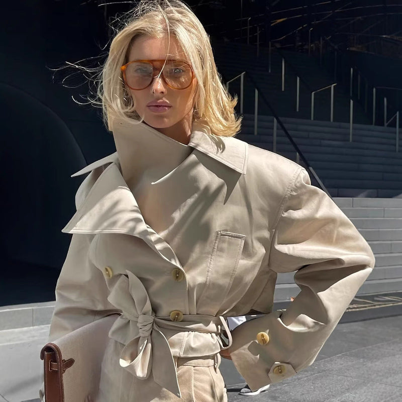 Damenweste mit Doppelknopfleiste und verstellbarem Gürtel