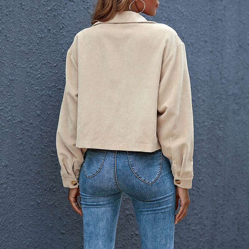 Elegante Übergangsjacke für Damen mit Knopfleiste