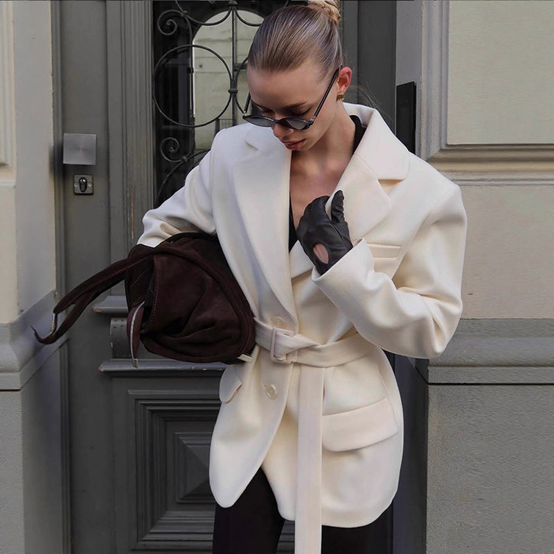 Modischer Blazer mit Taillengürtel für Damen