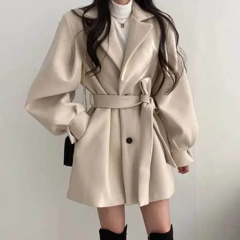 Gürteltrenchcoat für Damen im eleganten Oversized-Stil