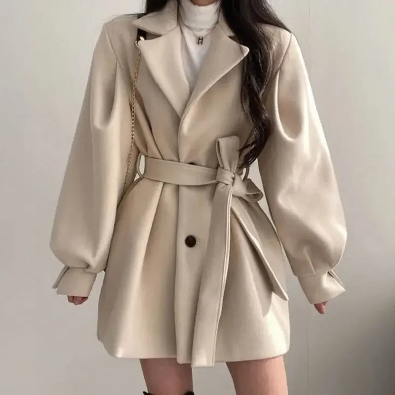 Gürteltrenchcoat für Damen im eleganten Oversized-Stil