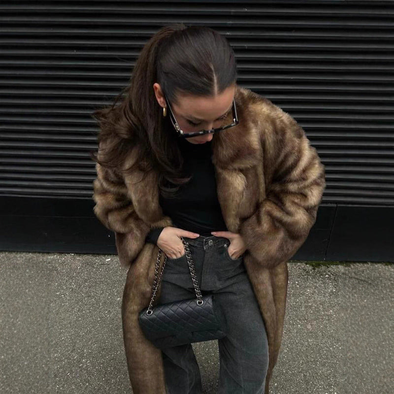 Kunstfellmantel mit eleganter Passform für Damen