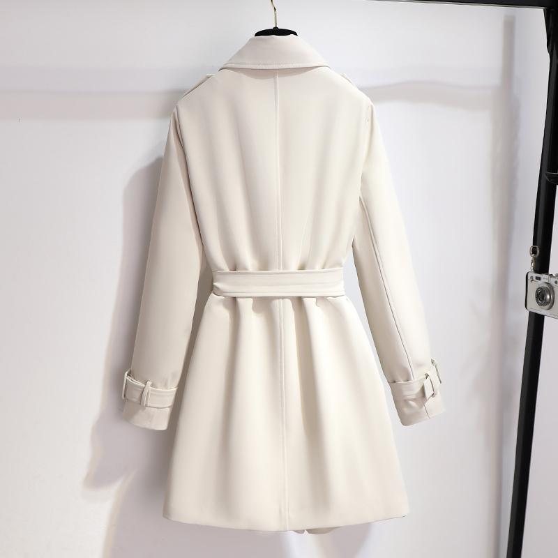 Eleganter Trenchcoat für Damen in Weiß
