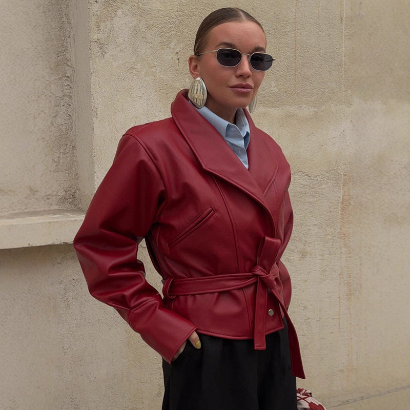 Faux-Lederjacke mit Gürtel und Spitzenkragen für Damen