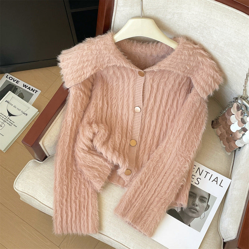 Flauschige Strickjacke mit weitem Kragen für Damen