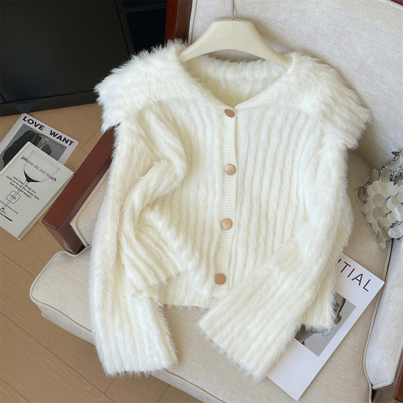 Flauschige Strickjacke mit weitem Kragen für Damen