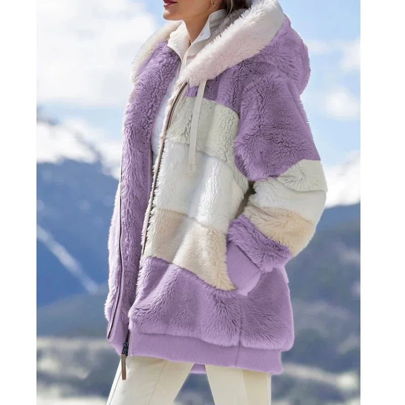 Fleece Jacke mit Kapuze für kühle Tage