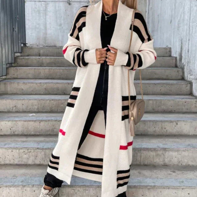 Emma - Die elegante und kuschelig warme Strickjacke