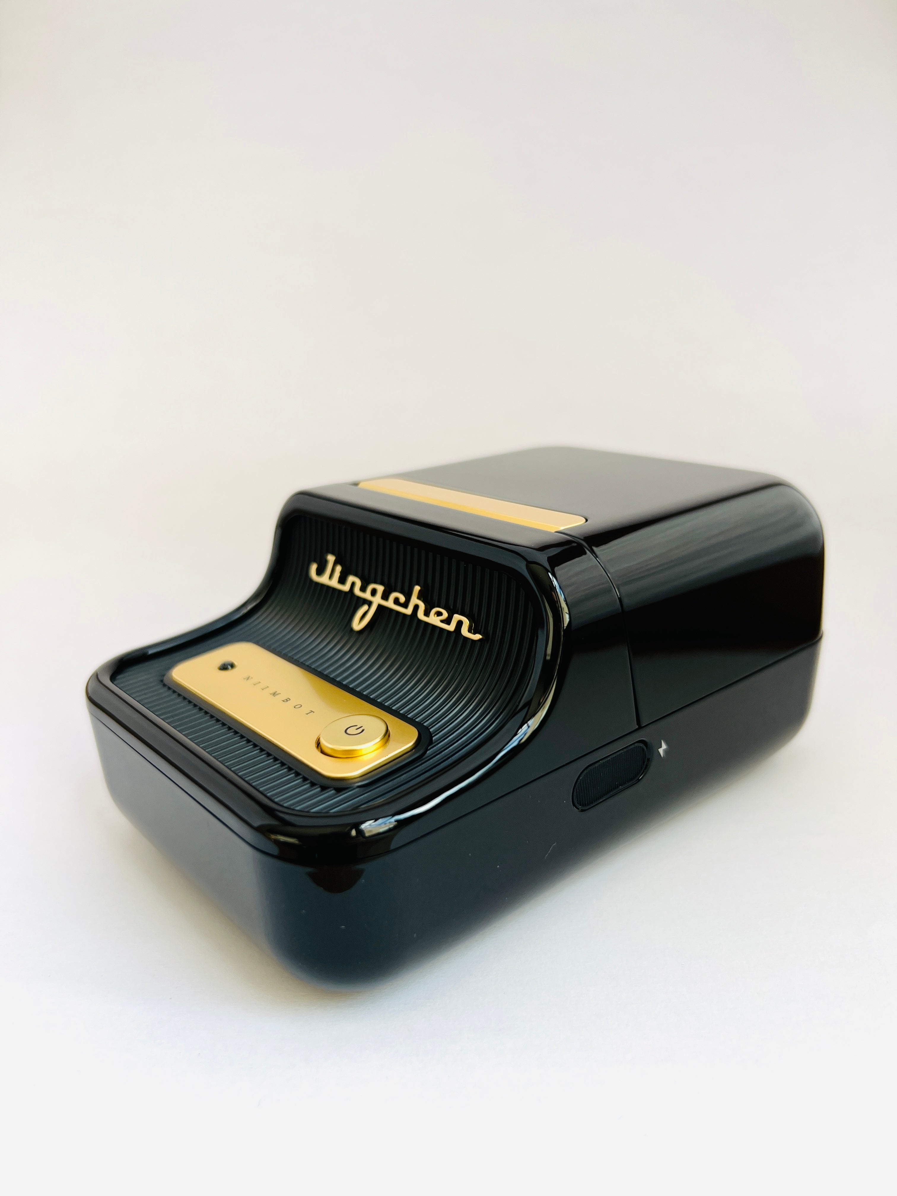 LabelXpert™ - Etikettenmaschine + kostenlose Rolle mit 230 Etiketten