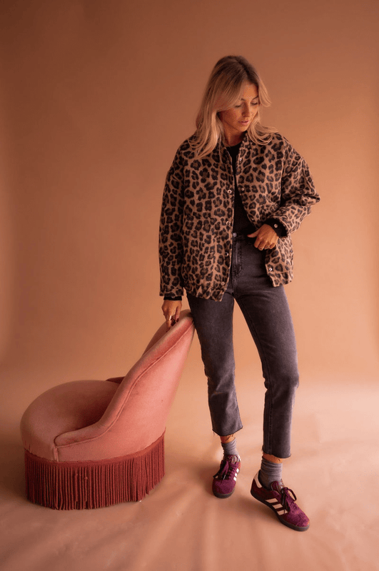 Leichte Bomberjacke mit Leopardenmuster