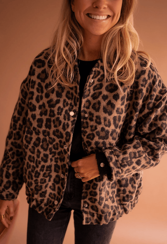 Leichte Bomberjacke mit Leopardenmuster