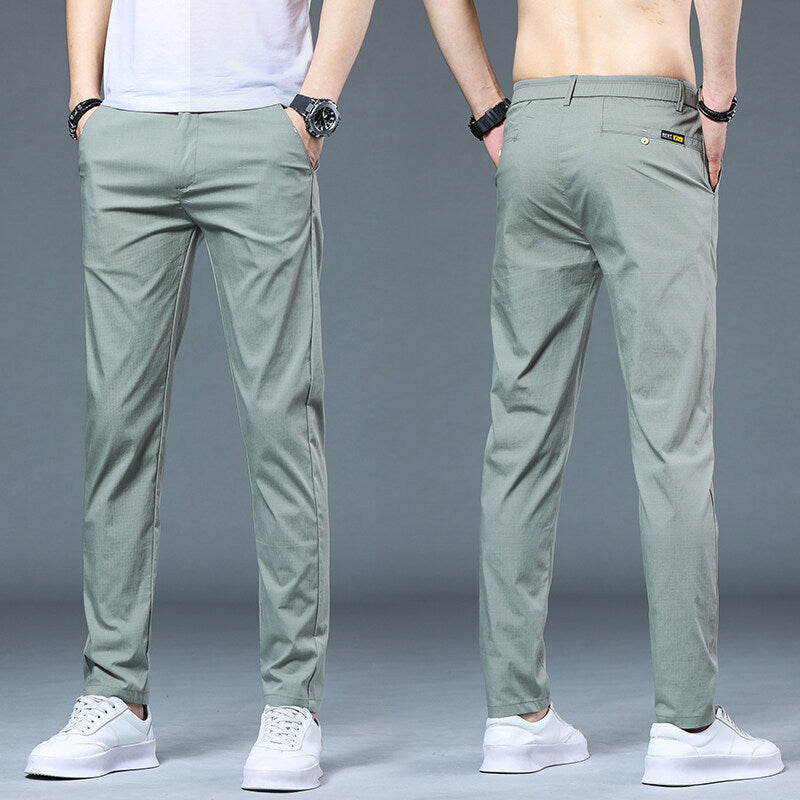 Leichte Freizeithose mit Slim Fit für Herren