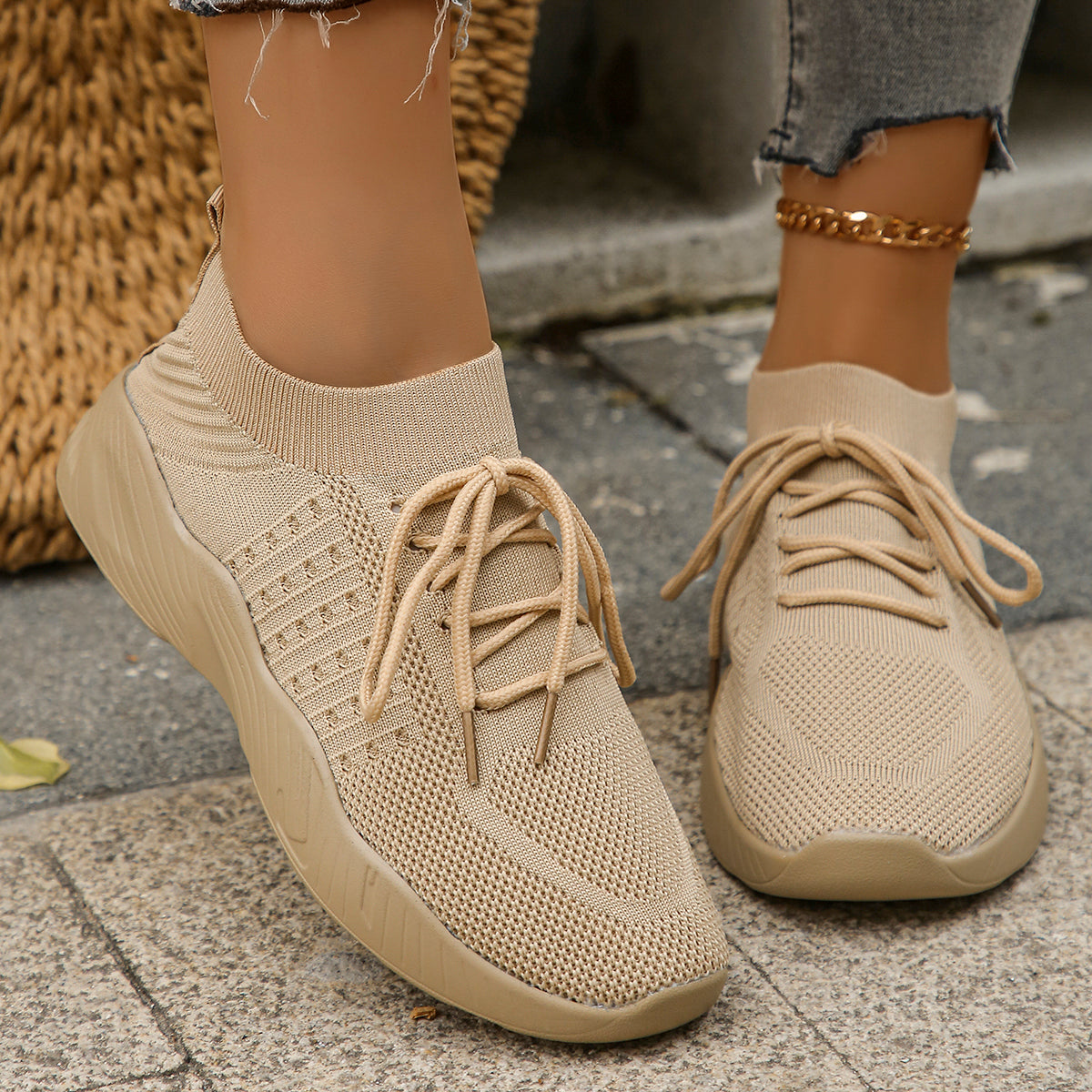 Damen-Stricksneaker mit gepolsterter Innensohle und Schnürverschluss
