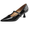 Damen-Schuhe aus echtem Leder mit T-Riemchen und Kitten-Heel