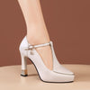 Damen-Pumps mit T-Riemchen und quadratischem Blockabsatz