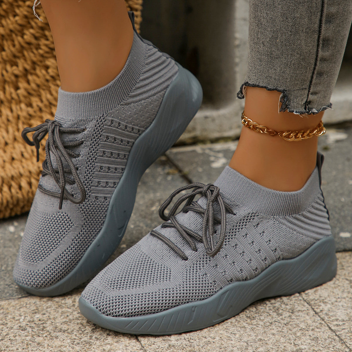 Damen-Stricksneaker mit gepolsterter Innensohle und Schnürverschluss