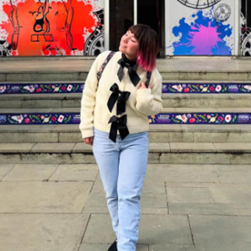 Modischer Pullover mit Zierschleifen für Damen