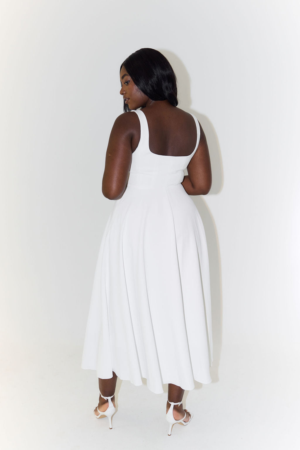 Gwen - Midikleid mit quadratischem Ausschnitt