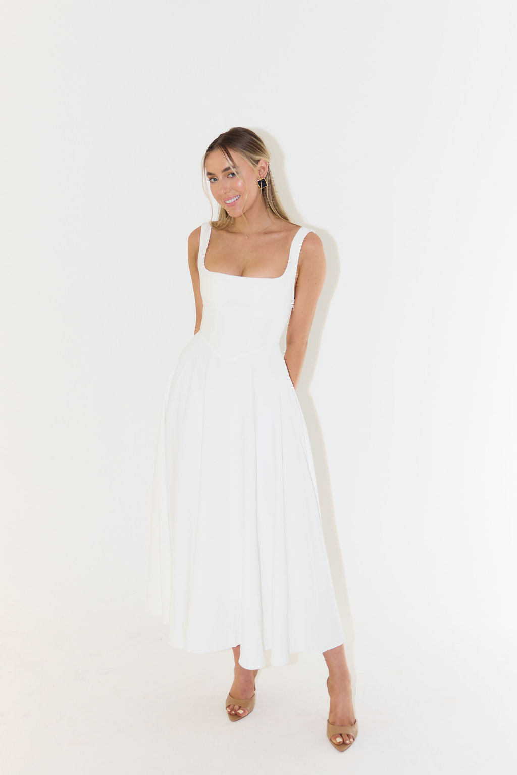 Gwen - Midikleid mit quadratischem Ausschnitt