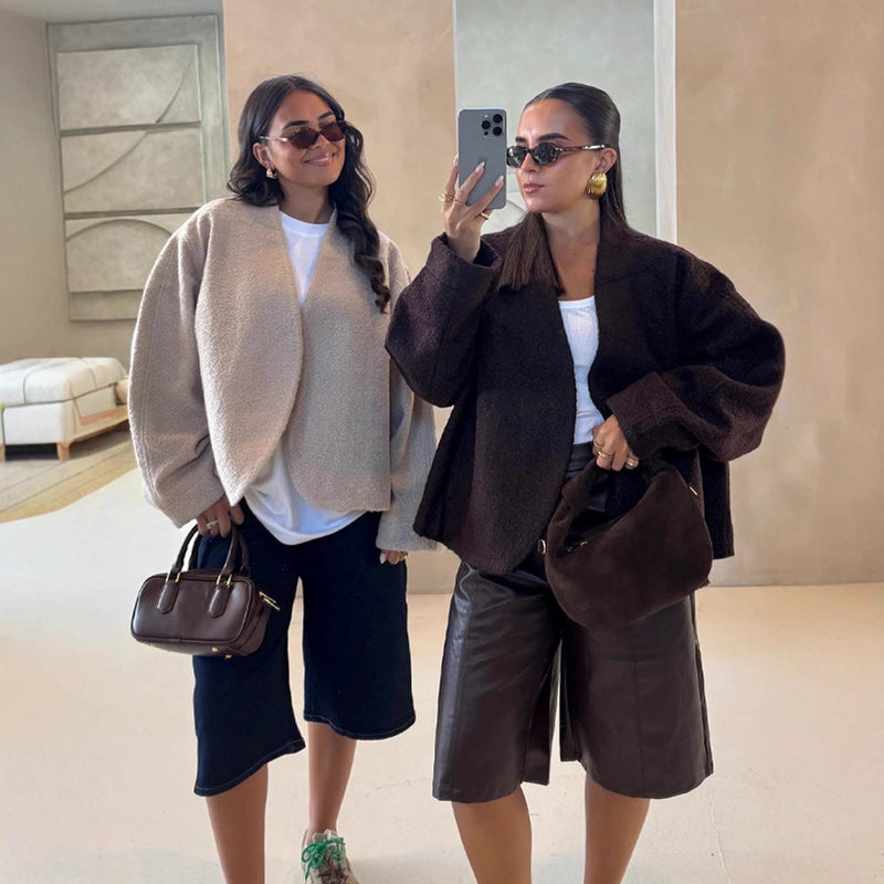 Oversized Wolljacke für Damen mit eleganten Details