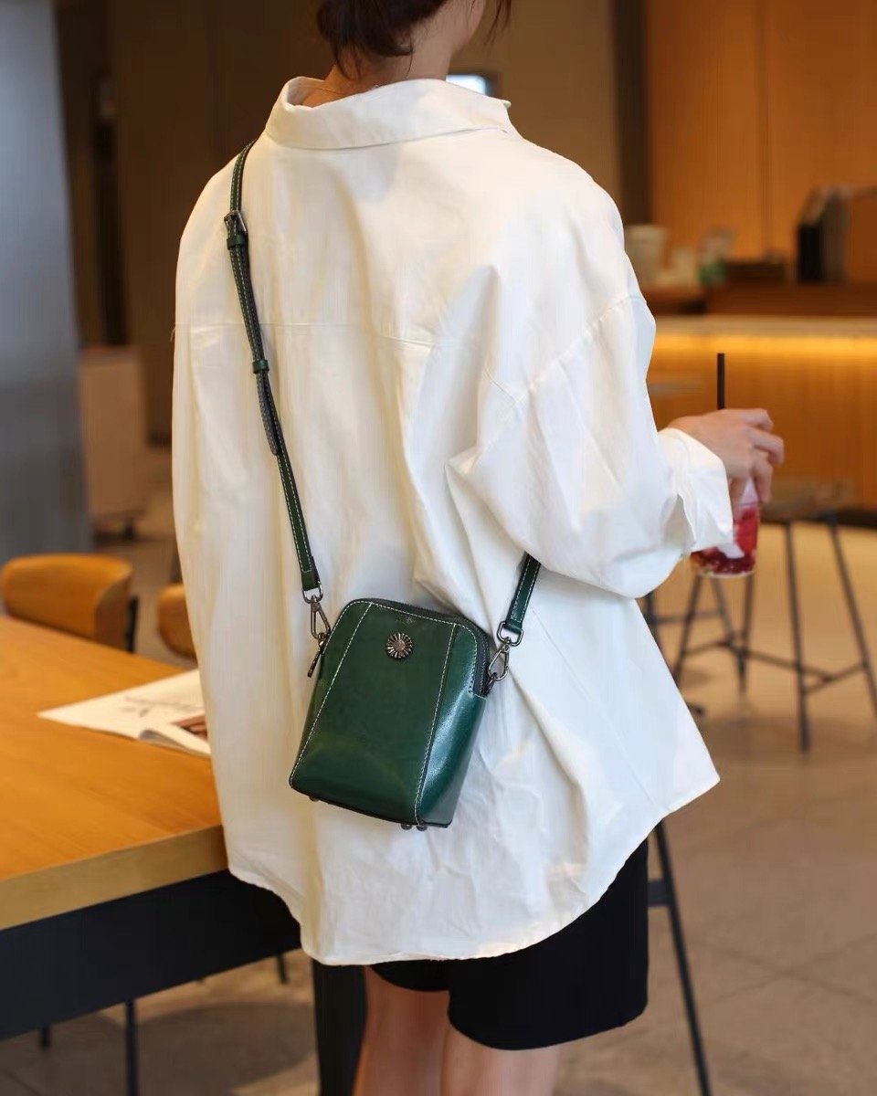 CellSleek™ - Crossbody Handytasche