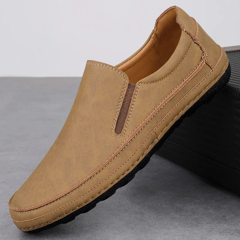 Herren-Leder-Slipper mit Gummisohle und Fußgewölbestütze