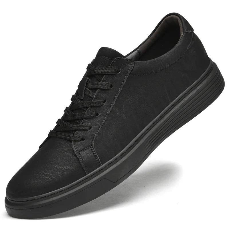 Herren-Sneaker aus Leder mit niedriger Sohle, Gummisohle und Futter