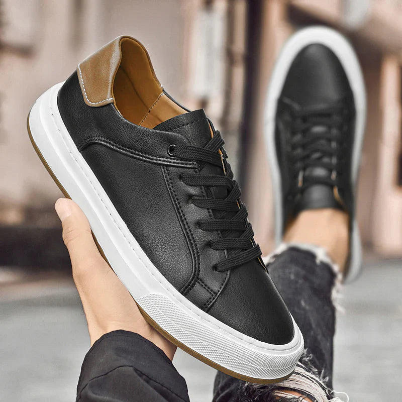 Herren-Sneaker aus Leder mit Gummisohle und Schnürverschluss