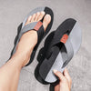 Herren-Sommer-Flip-Flops mit geflochtenen Riemen und Fußbett
