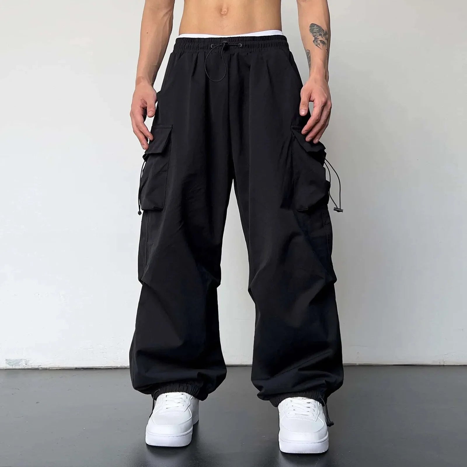 Herren Streetwear-Cargohose mit verstellbarem Bund und Beinabschlüssen