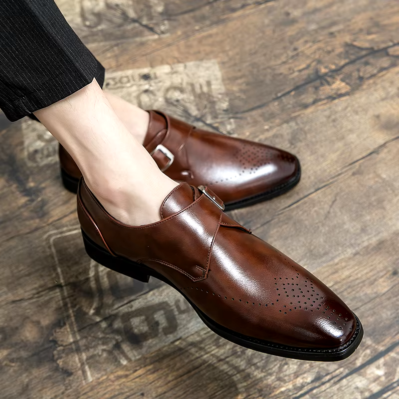 Elegante Monkstrap-Herrenschuhe mit Lochmuster