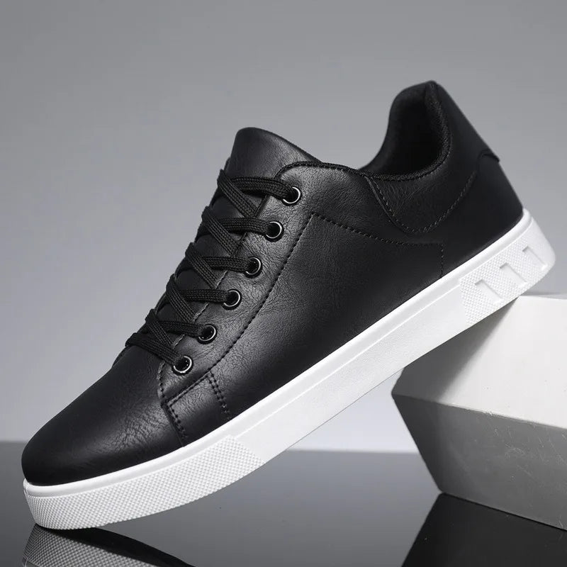 Herren-Sneaker mit niedrigem Schaft und wasserabweisendem, strapazierfähigem Obermaterial