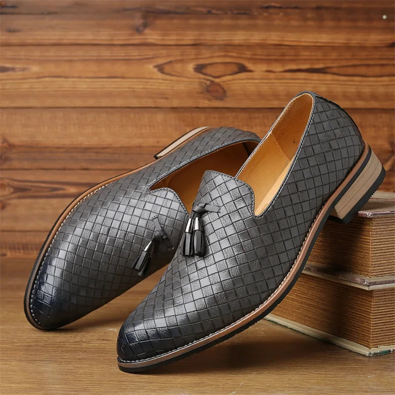 Herren-Slipper aus Spaltleder mit Quasten und gewebtem Finish
