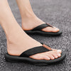 Herren-Sommer-Flip-Flops mit geflochtenen Riemen und Fußbett