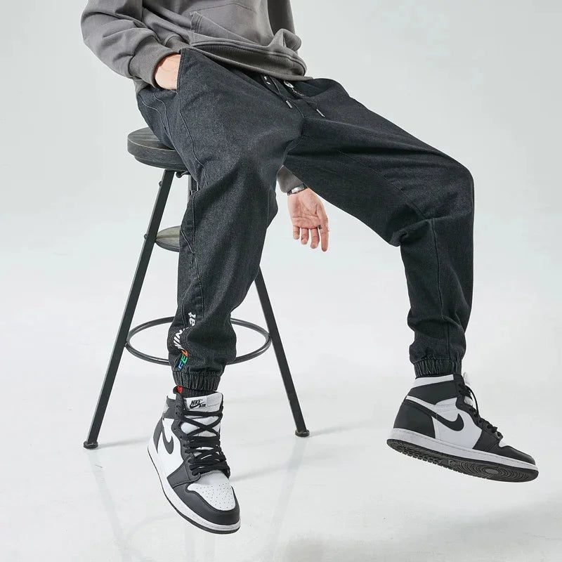 Herren-Jogginghose aus Denim mit Kordelzug an der Taille und am Beinabschluss
