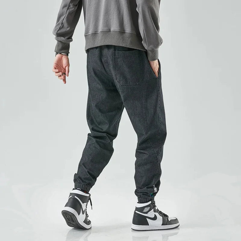 Herren-Jogginghose aus Denim mit Kordelzug an der Taille und am Beinabschluss