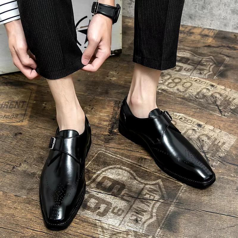Elegante Monkstrap-Herrenschuhe mit Lochmuster