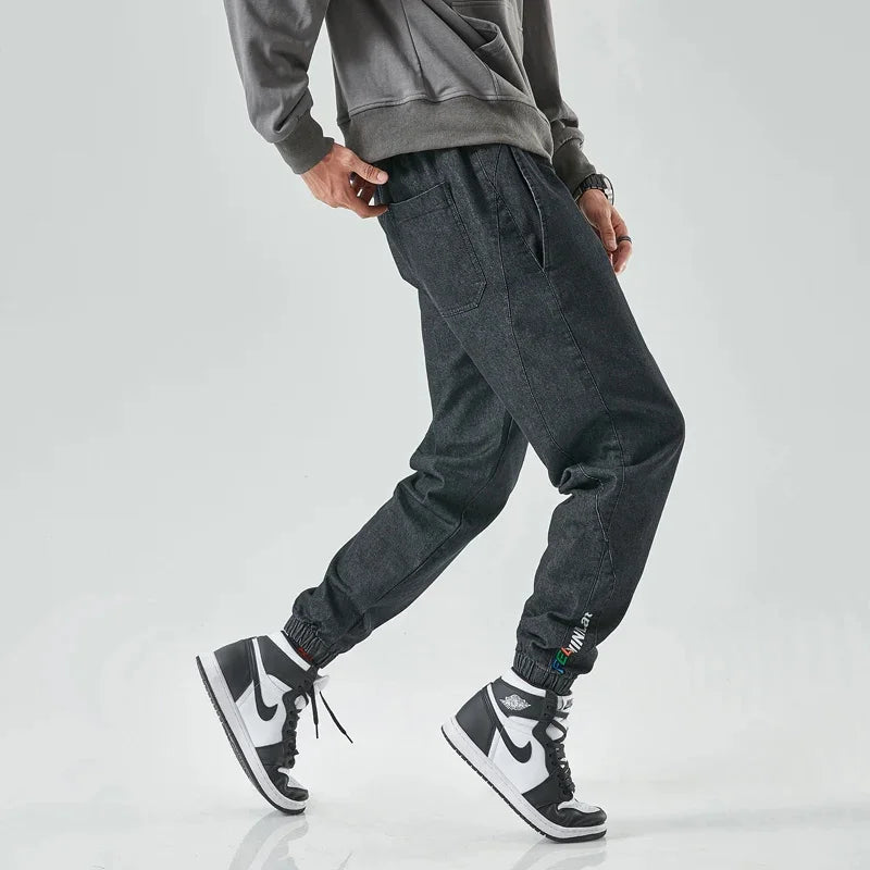 Herren-Jogginghose aus Denim mit Kordelzug an der Taille und am Beinabschluss