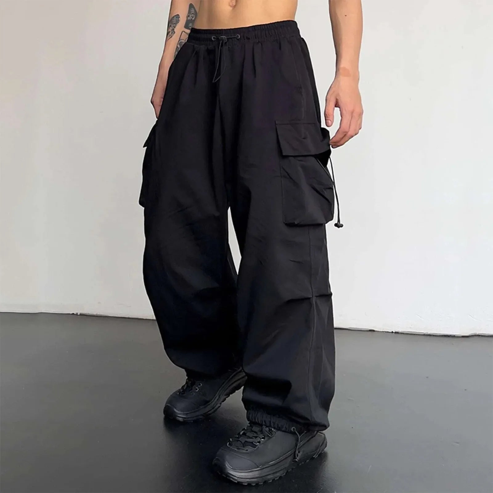 Herren Streetwear-Cargohose mit verstellbarem Bund und Beinabschlüssen