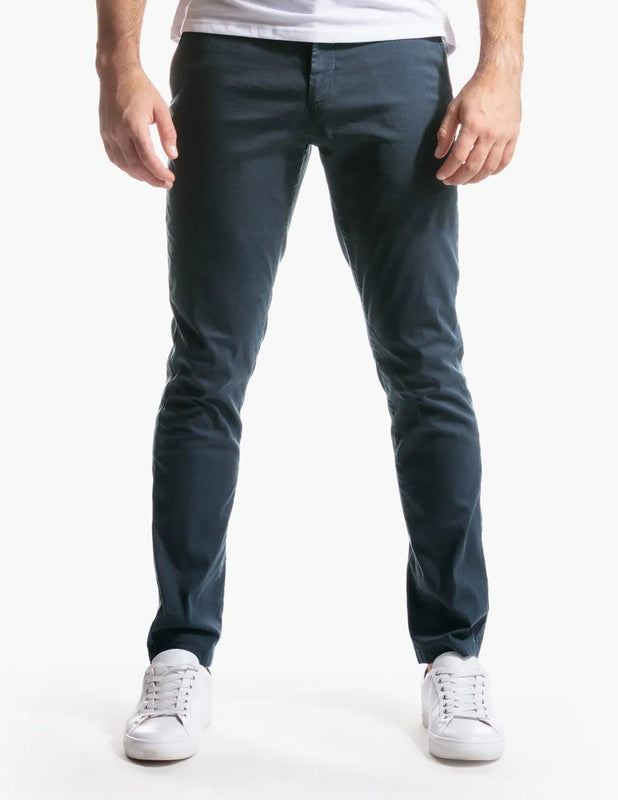 Slim-Fit Chinohose aus atmungsaktivem Stoff für Herren