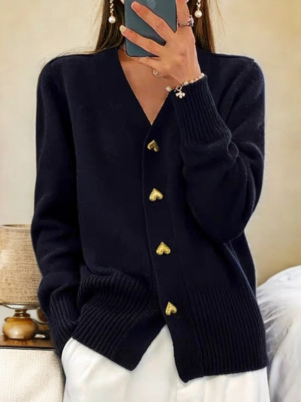 Strickjacke für Damen mit Herzknöpfen