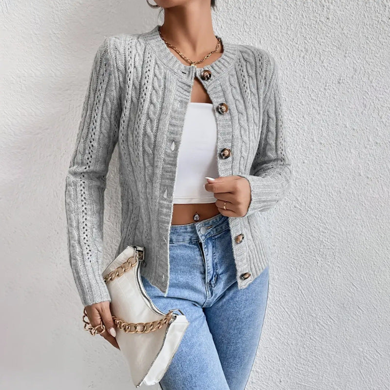 Lange Strickjacke für Damen mit Knöpfen